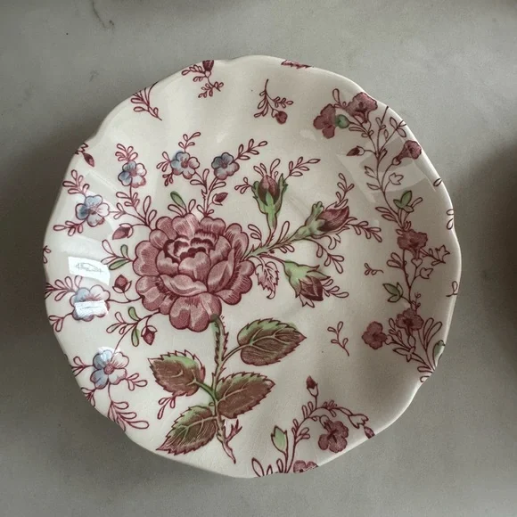 Vintage Johnson Bros. Rose Chintz Tea Cup & Saucer  Made In England Set of 4 - Picture 5 of 9